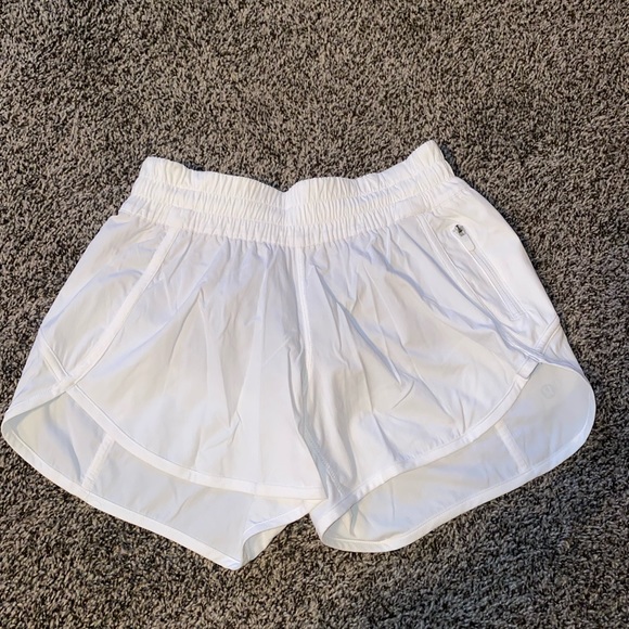 Tracker short 4”: white// lined// size 6 - Picture 1 of 4
